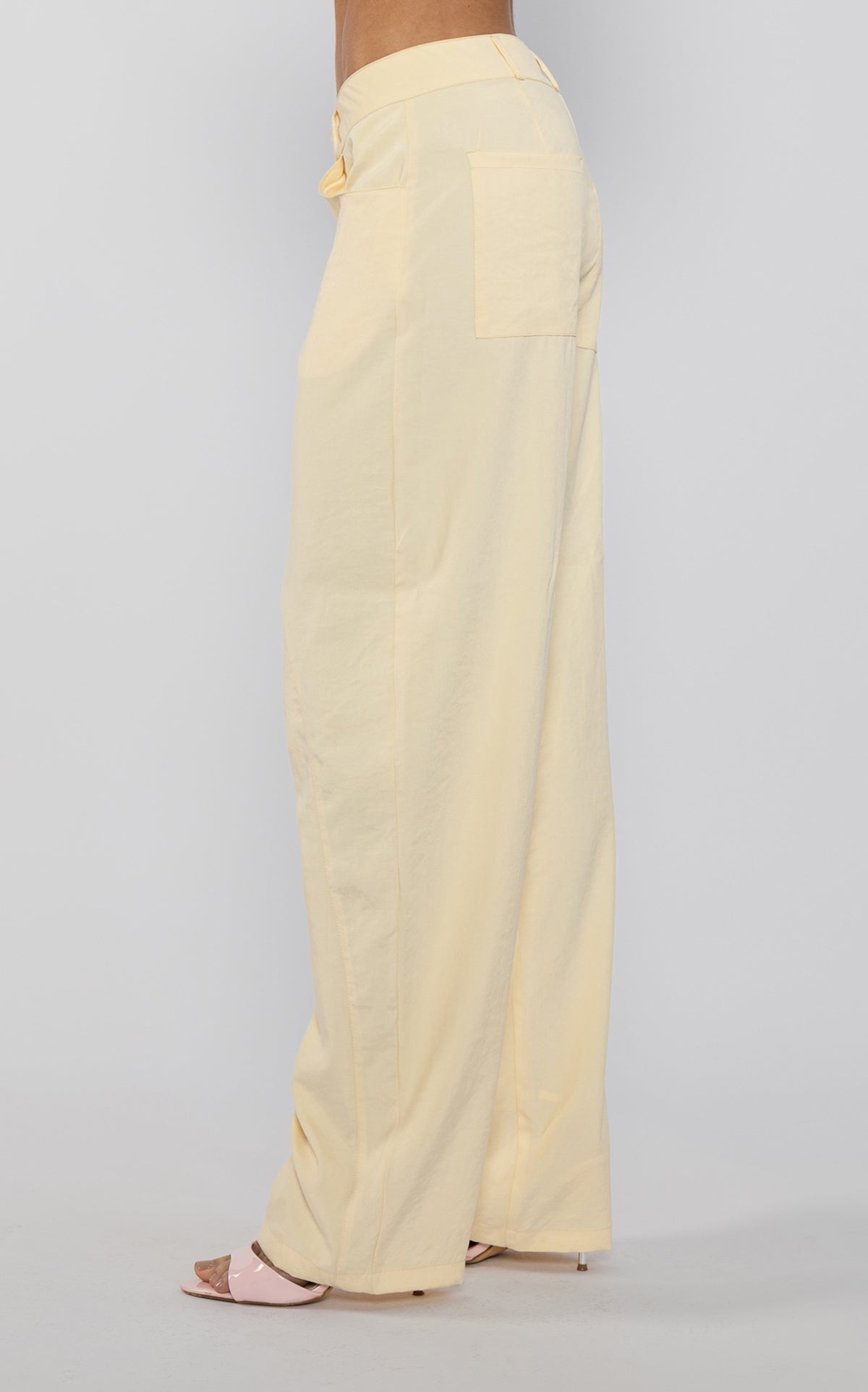 Pastel Barrel-Leg Seamed Pants by Navissi