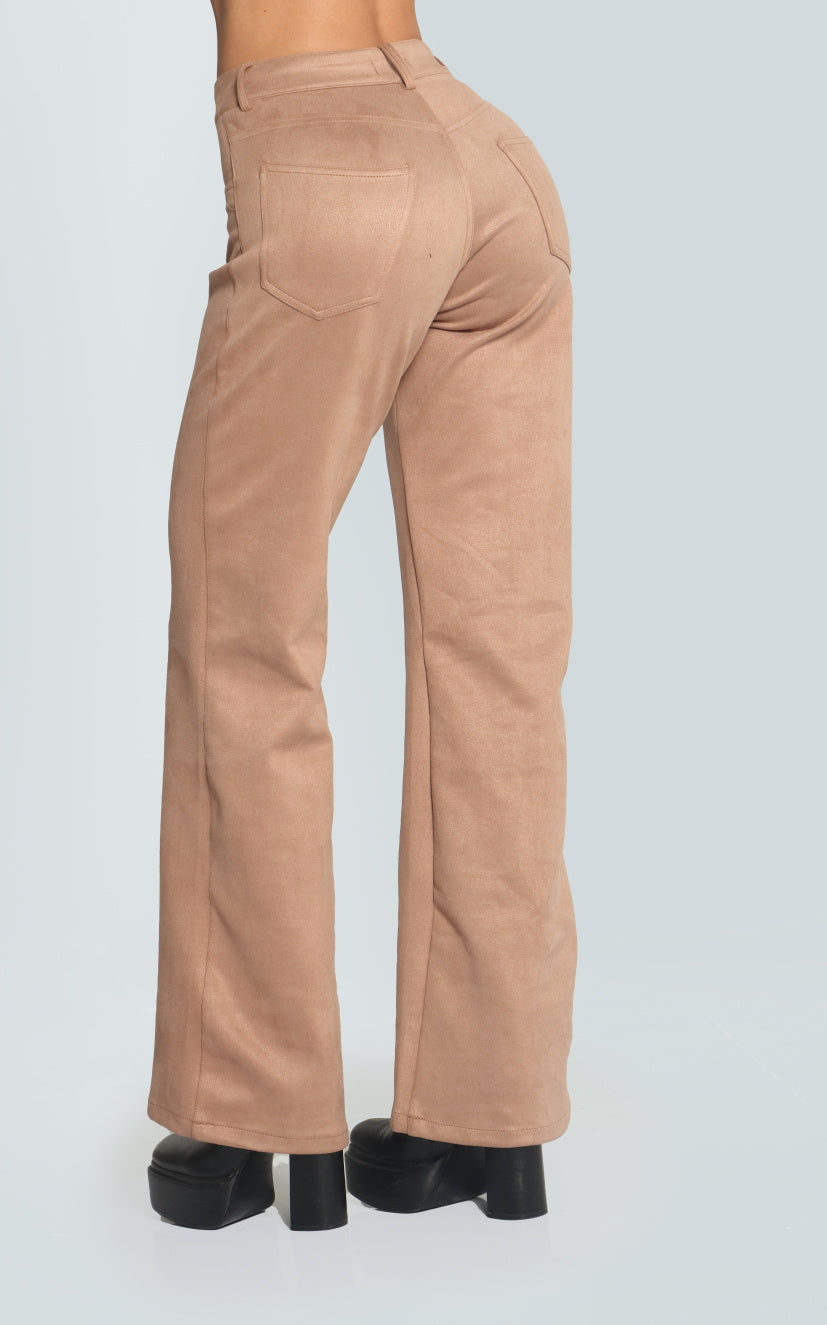 Pantalón Café Tipo Gamuza