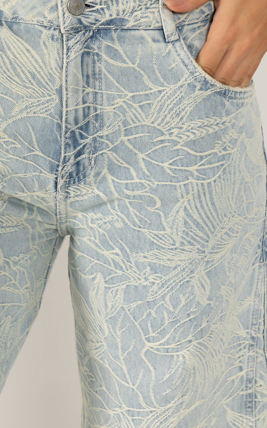 Blue Balloon-Leg Jeans by Navissi