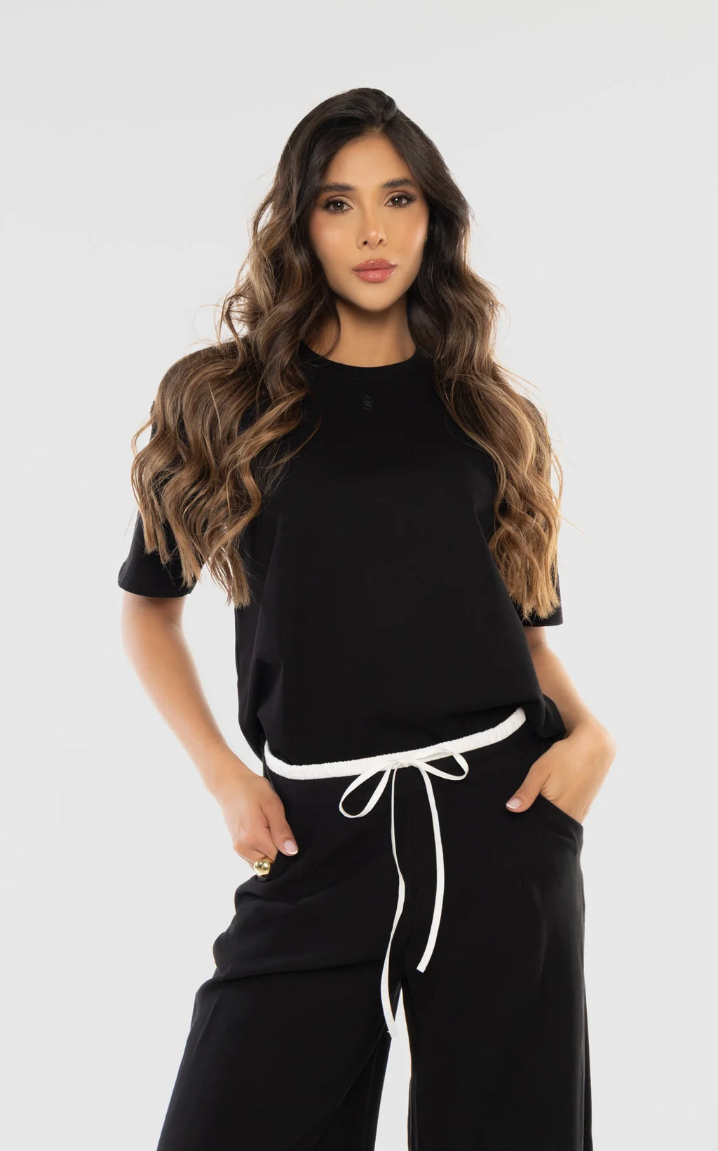 Camiseta Oversized Negra Cuello Rib
