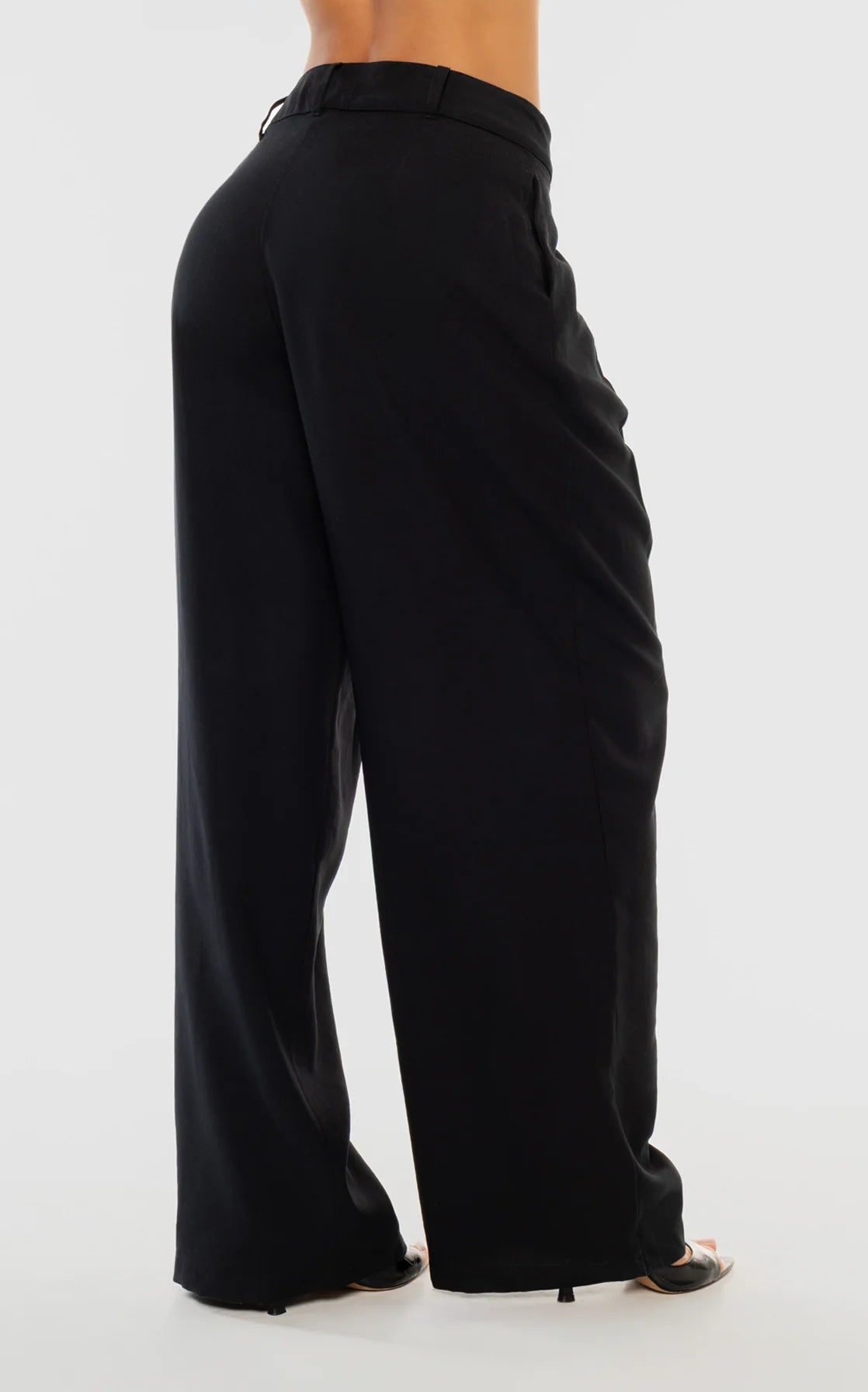 Black Pleated Tailored Pants by Navissi