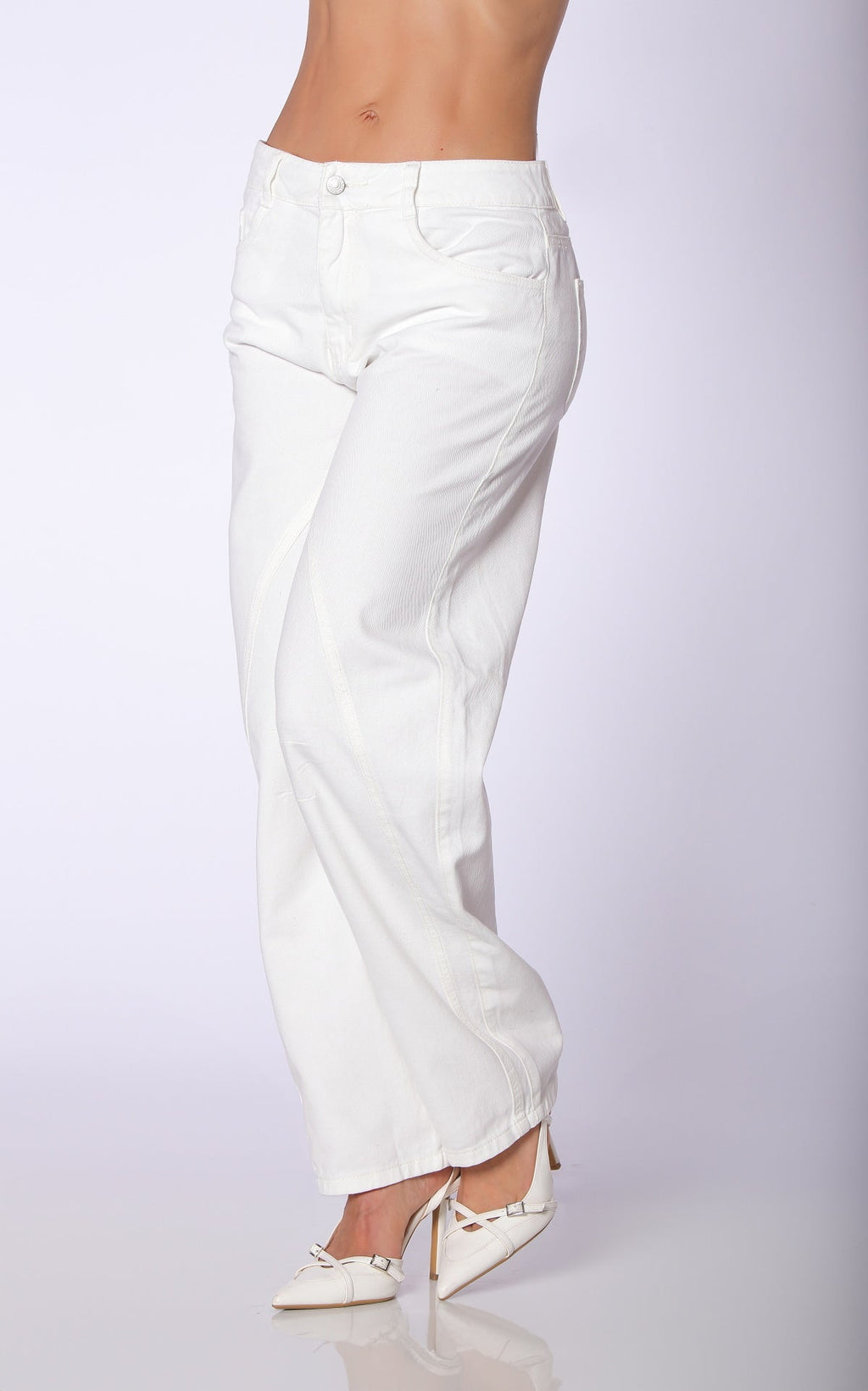 Ivory Barrel-Leg Straight-Leg Jeans by Navissi
