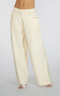 Pantalon Crema Con Bolsillo Ribete