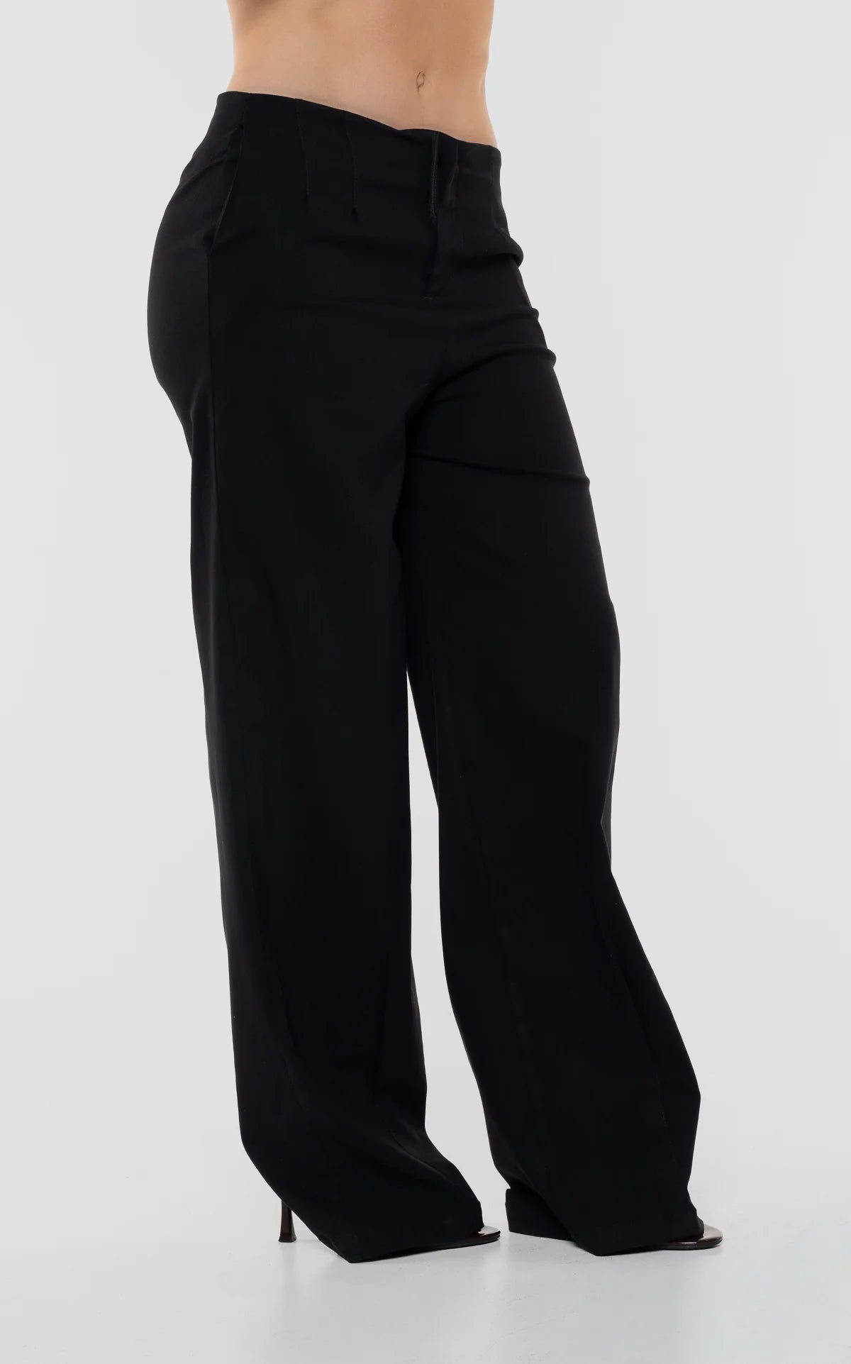 Black Barrel-Leg High-Rise Pants by Navissi
