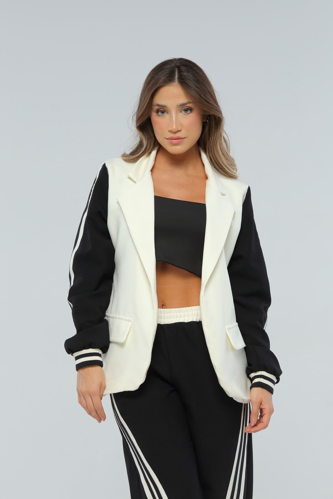 Blazer Marfil/Negro Líneas