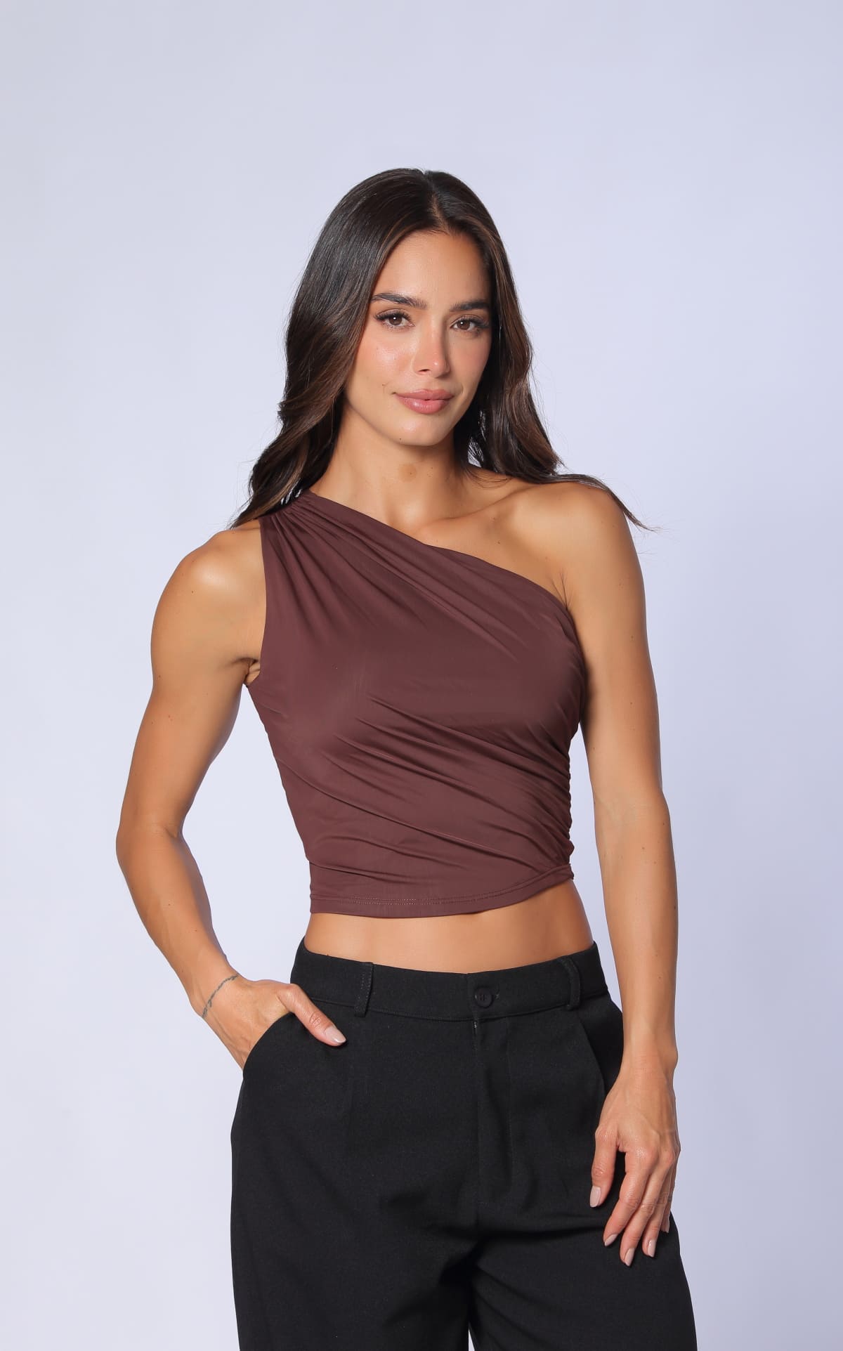 Blusa Café Asimétrica Drapeada