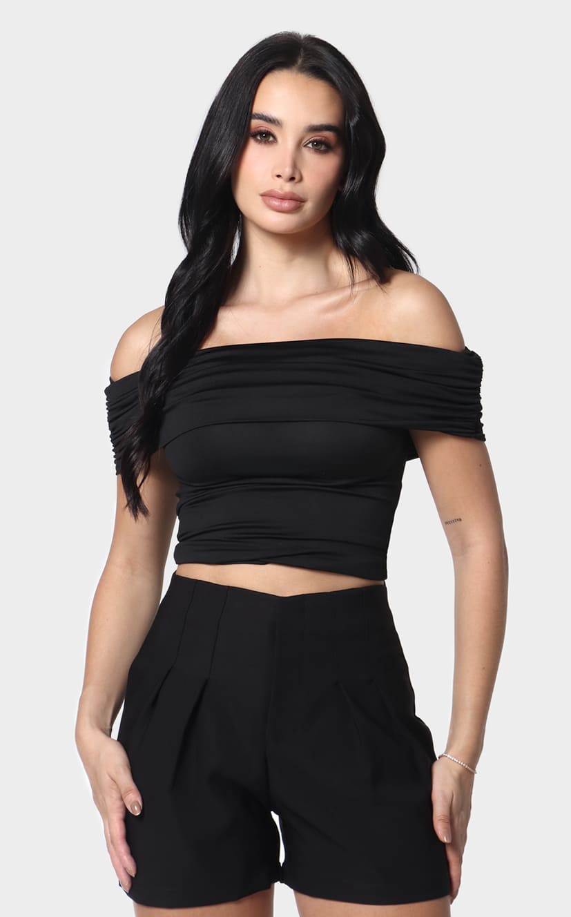 Blusa Negra Cuello Bandeja