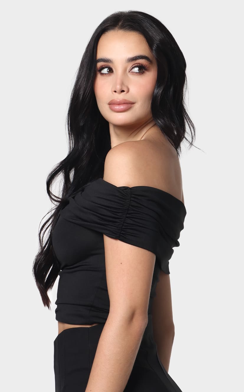 Blusa Negra Cuello Bandeja