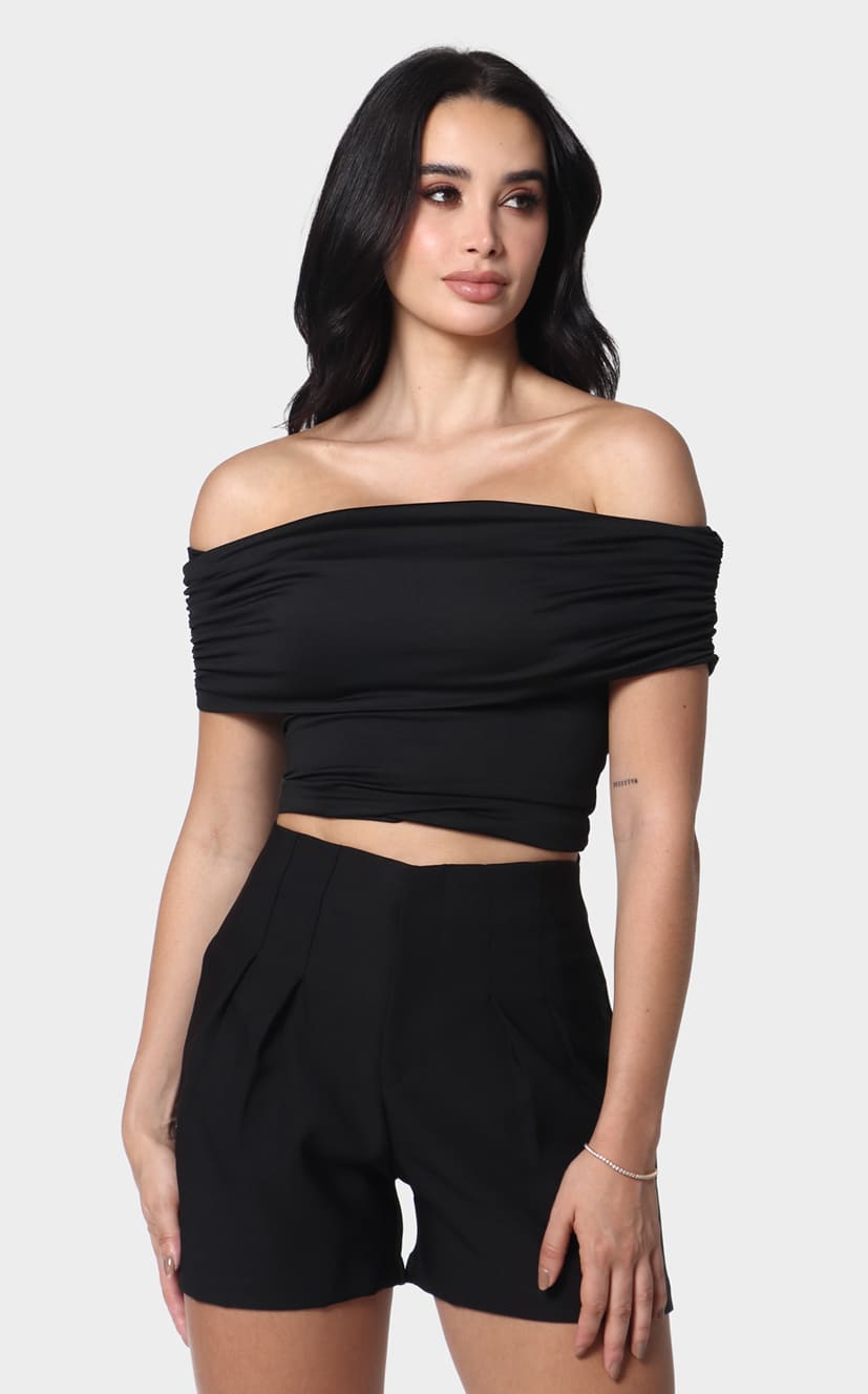 Blusa Negra Cuello Bandeja