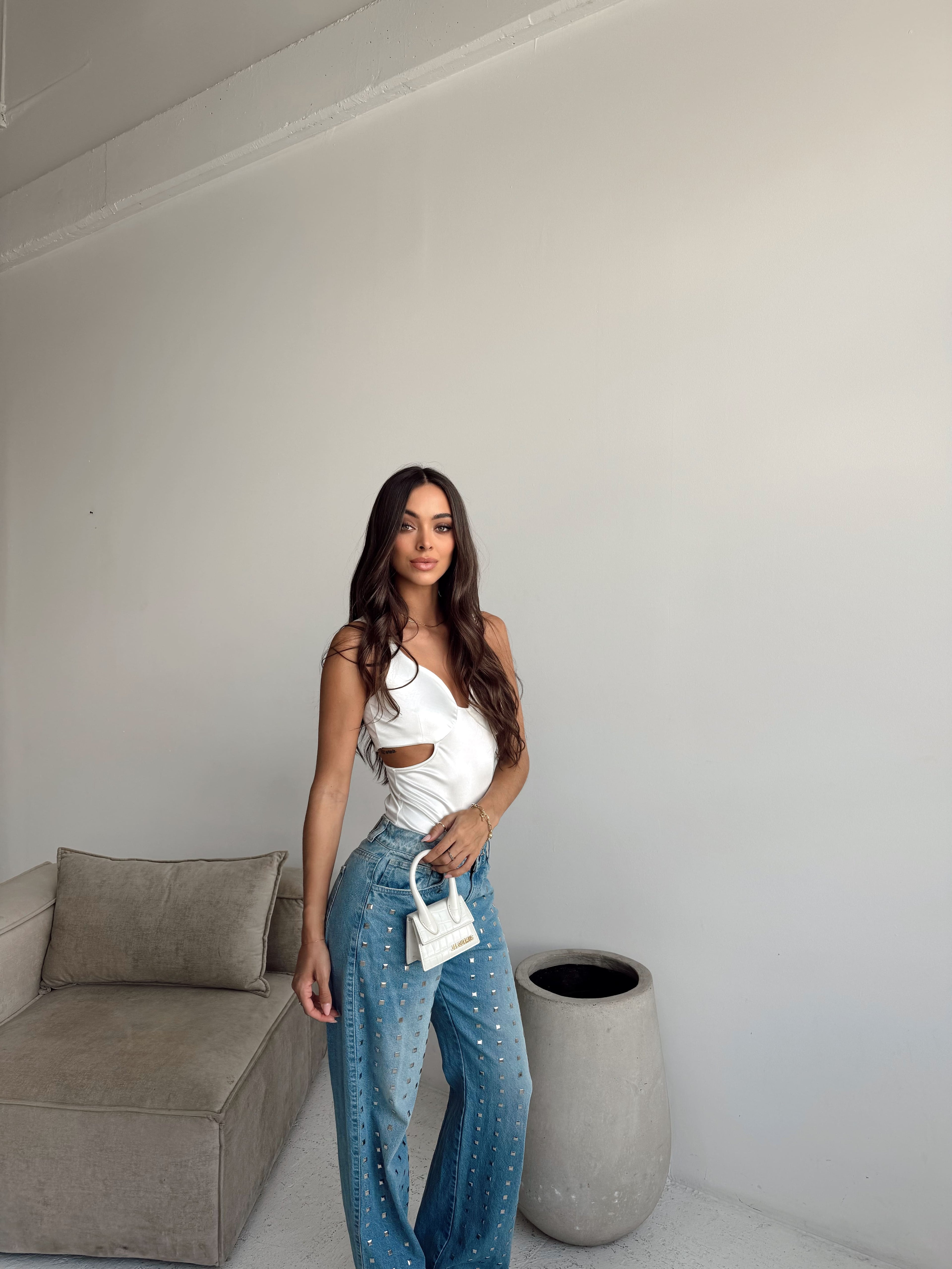Body Marfil Cut Out