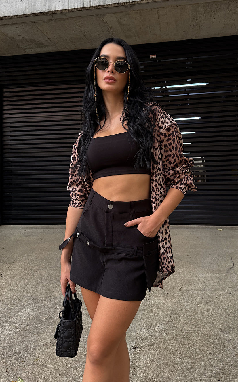 Falda Short Negra Bolsillos