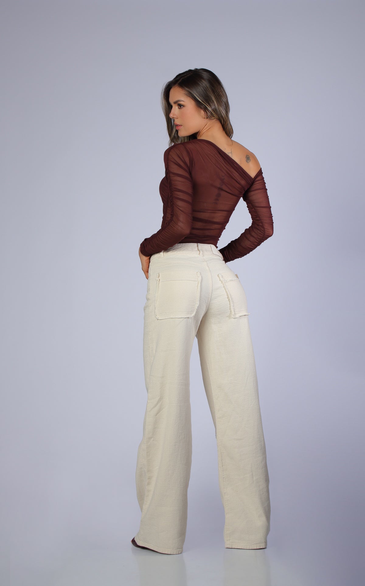 Ivory Wide-Leg Straight-Leg Jeans by Navissi