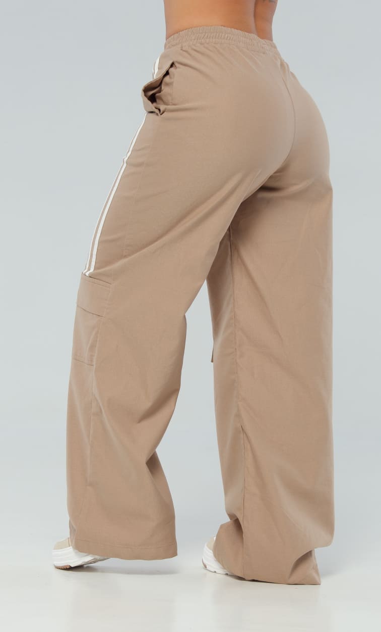 Pantalón Café Líneas