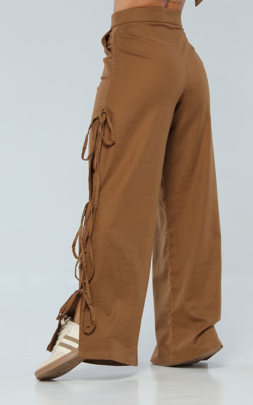 Pantalón Camel Moños Costados