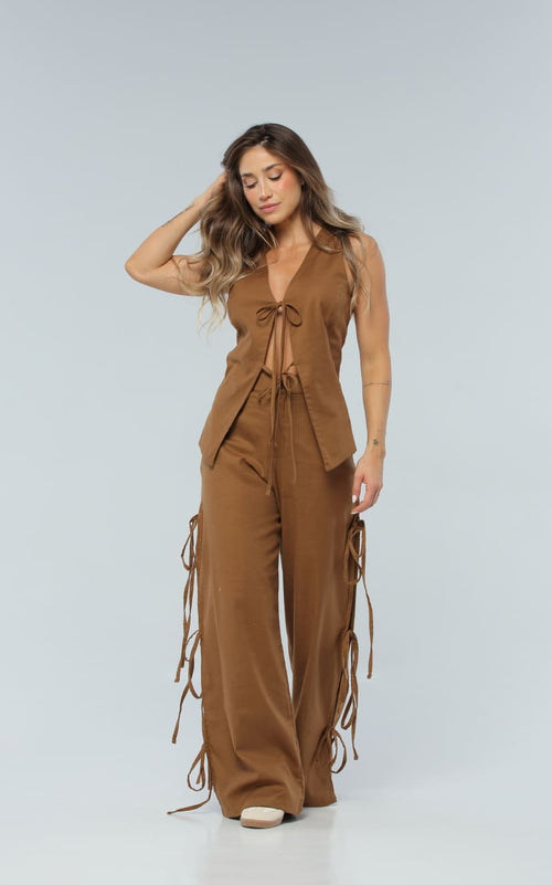 Pantalón Camel Moños Costados