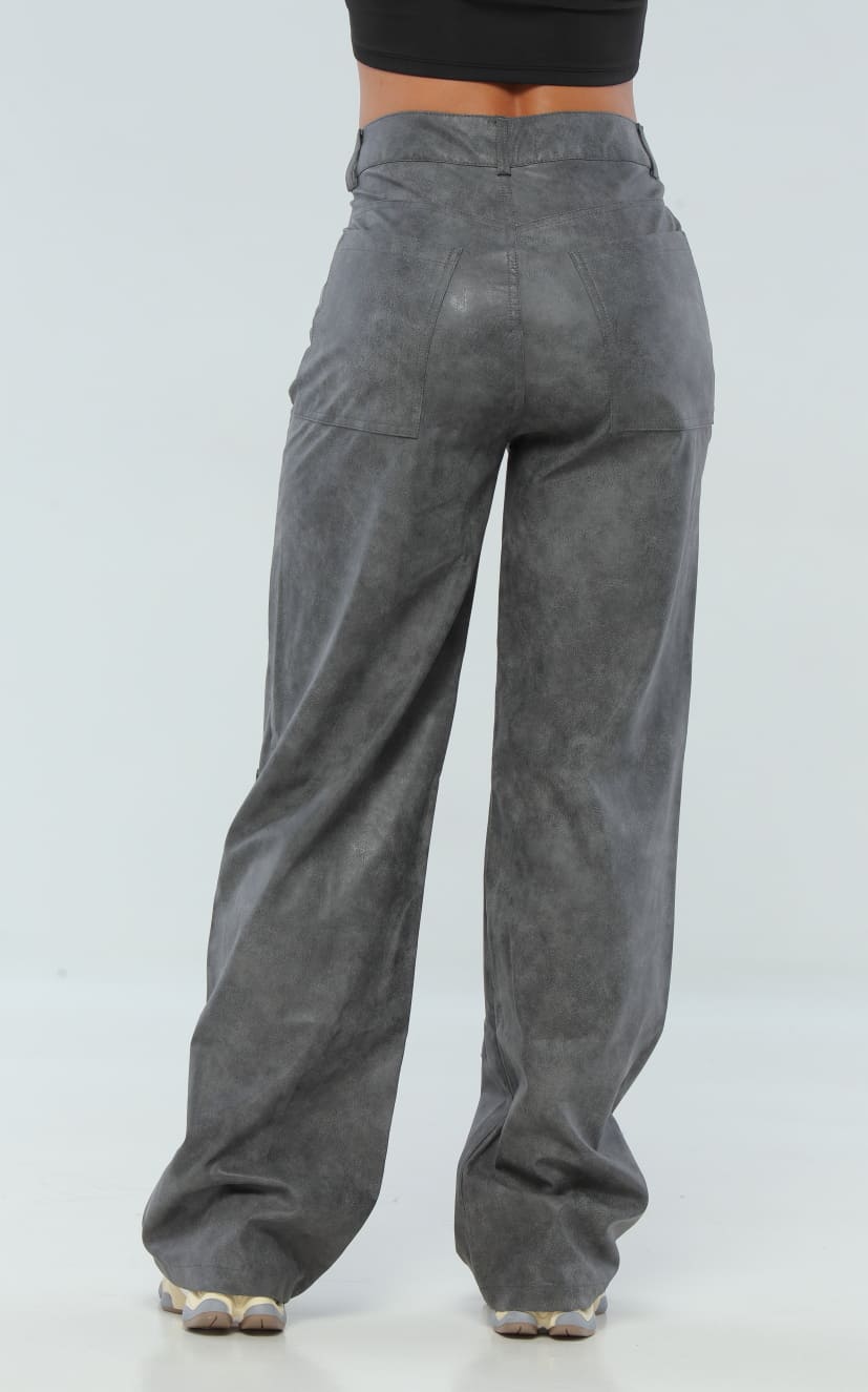 Pantalón Gris Cuerina