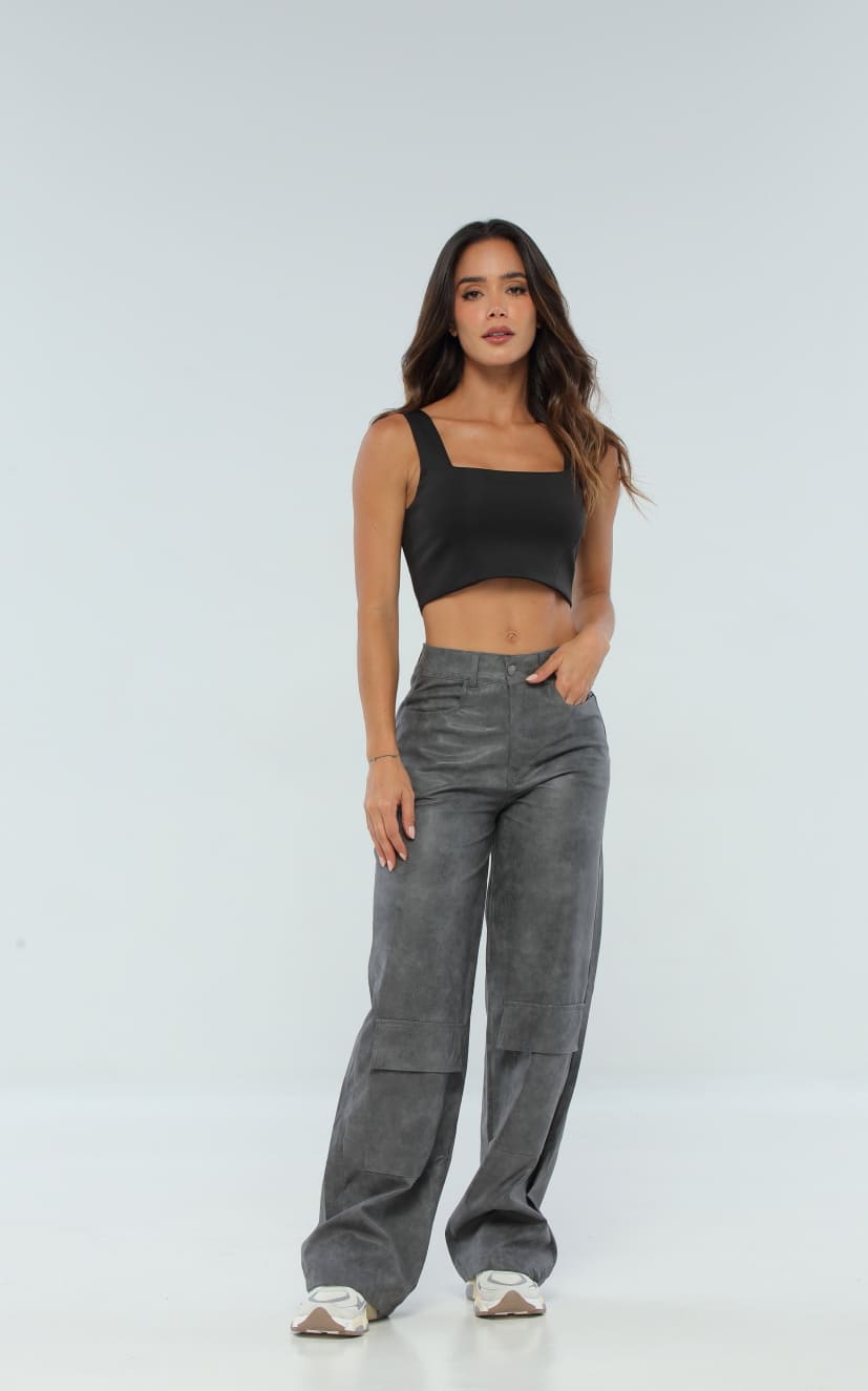 Pantalón Gris Cuerina