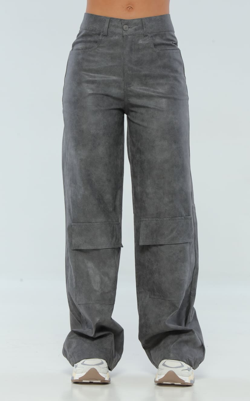 Pantalón Gris Cuerina