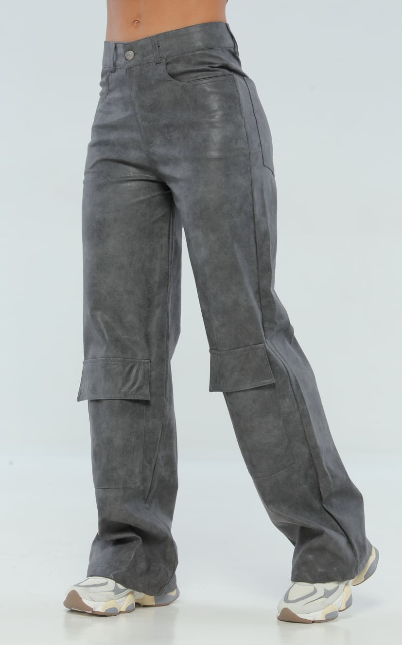 Pantalón Gris Cuerina