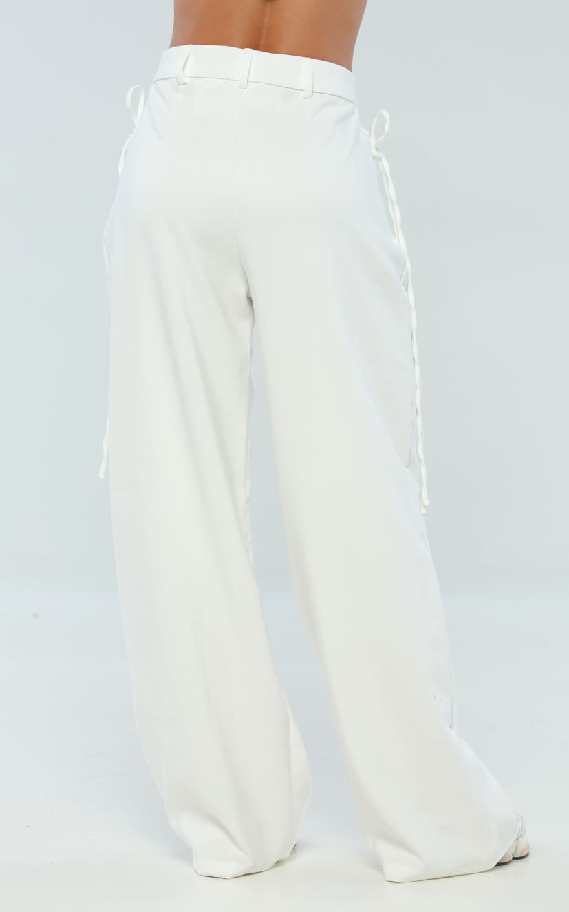 Pantalón Marfil Con Tiras