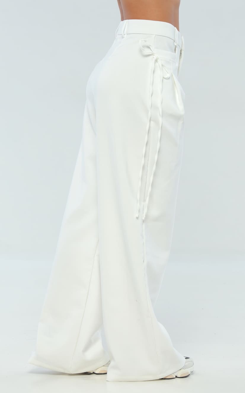 Pantalón Marfil Con Tiras