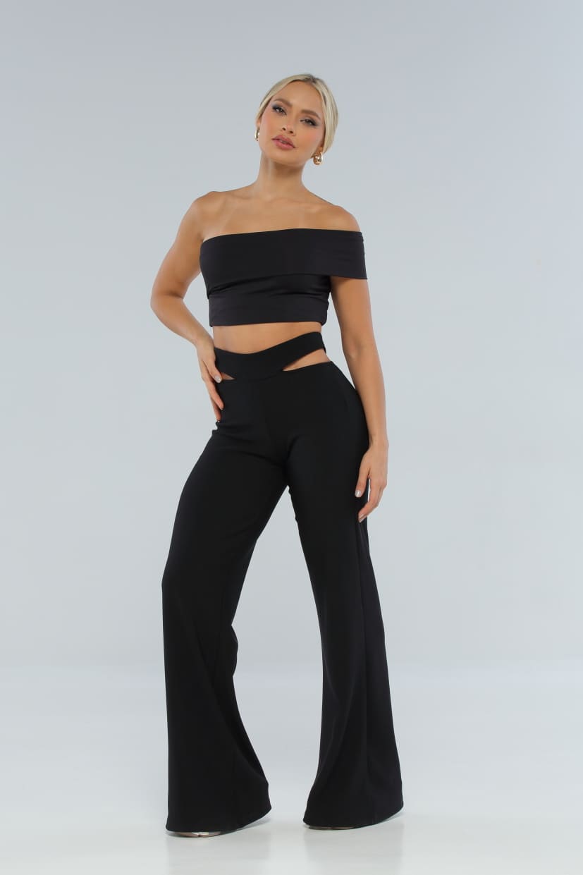 Pantalón Negro Cut Out
