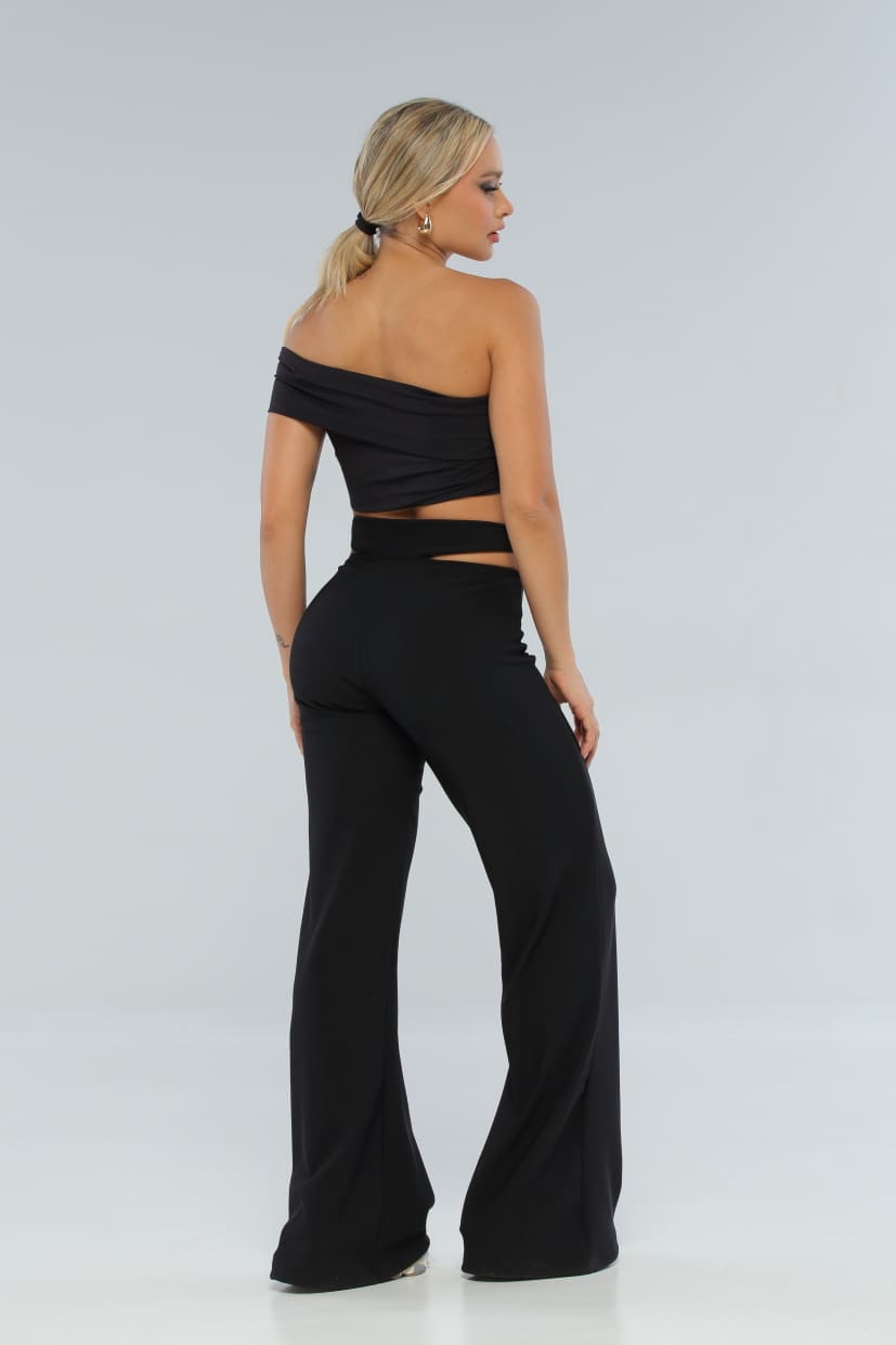 Pantalón Negro Cut Out