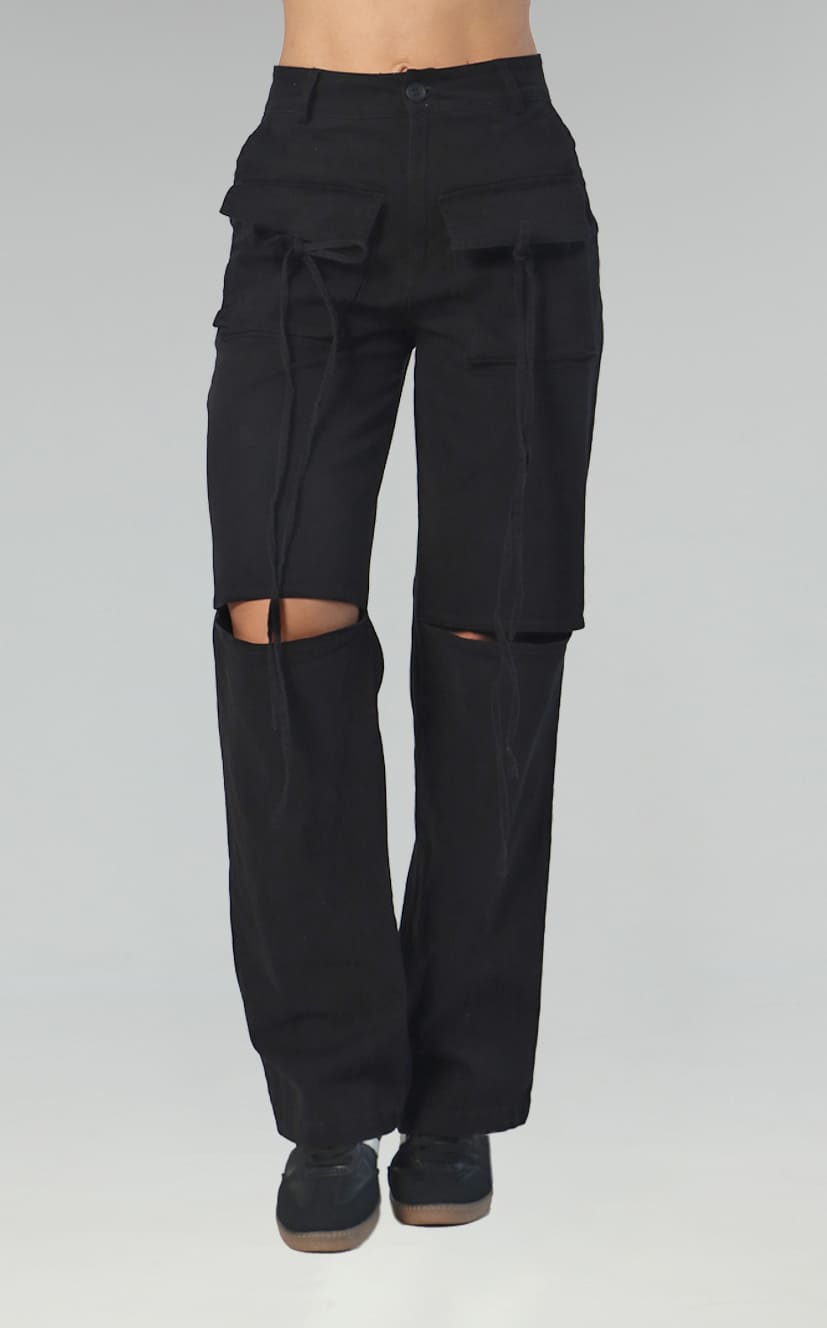 Pantalón Negro Cut Out