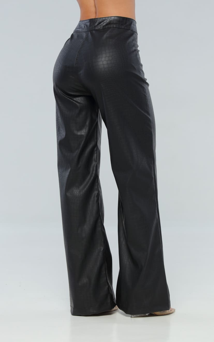 Pantalón Negro Cuerina
