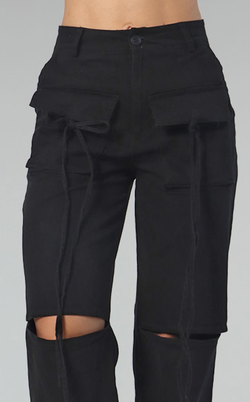 Pantalón Negro Cut Out