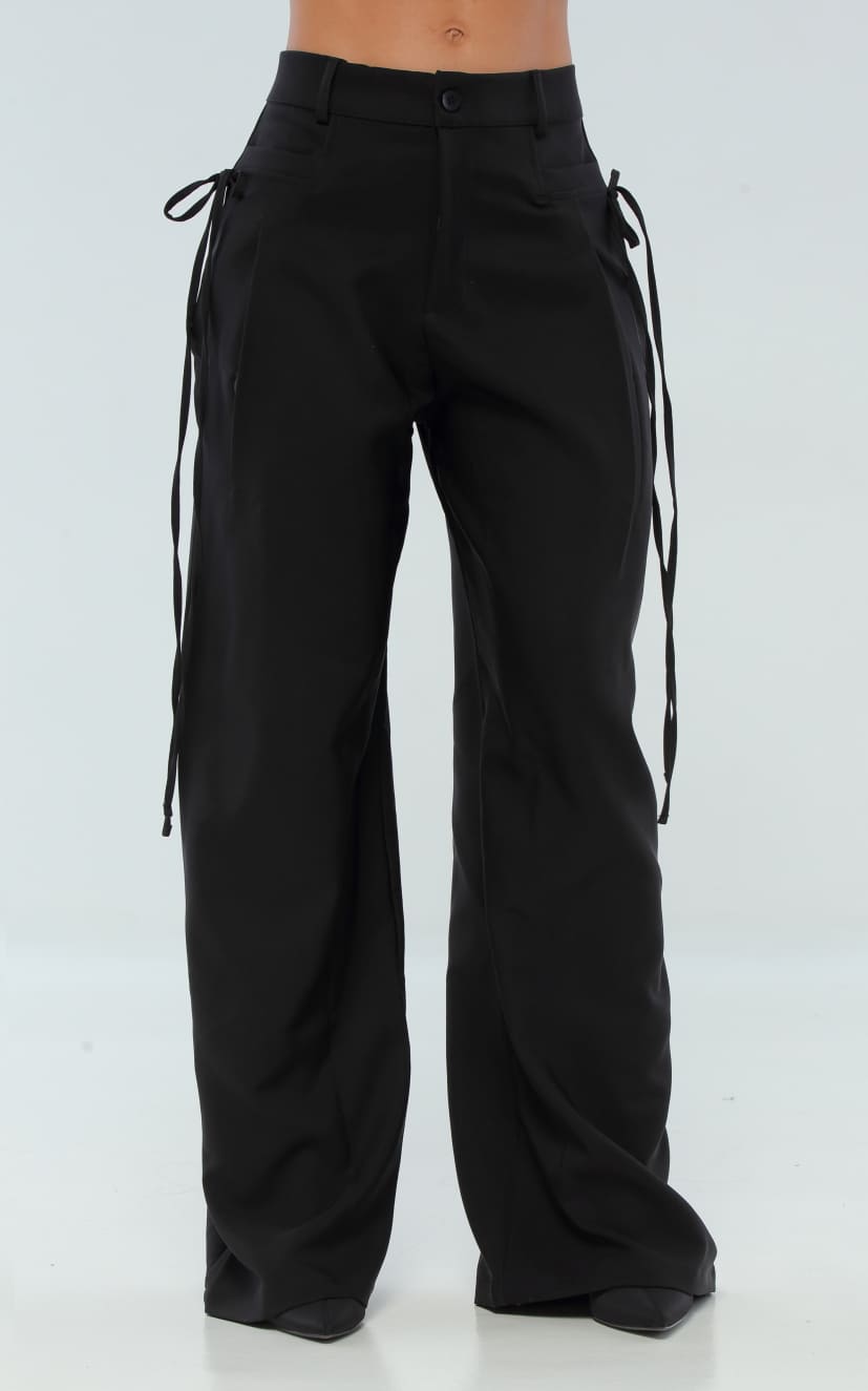 Pantalón Negro Con Tiras