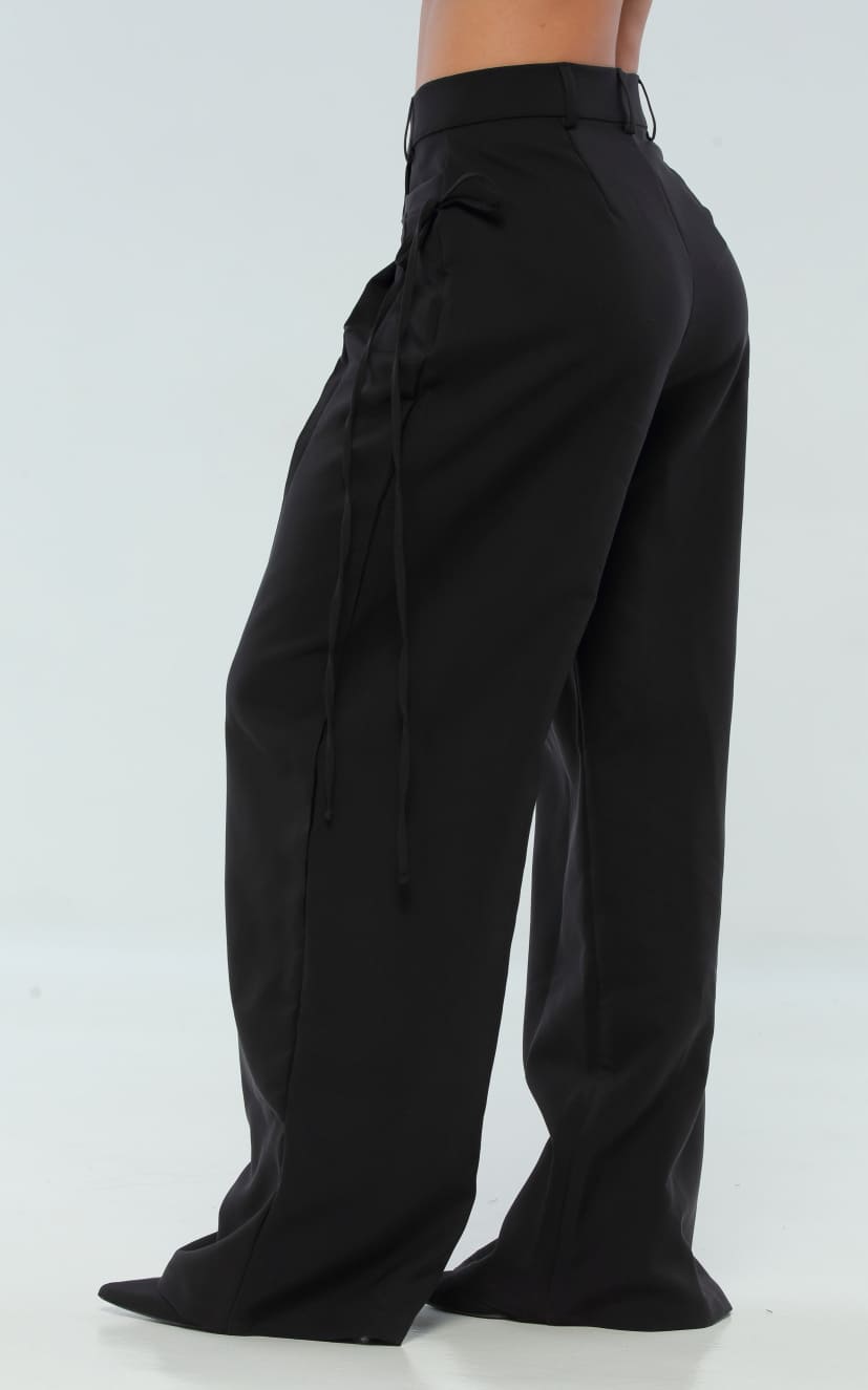 Pantalón Negro Con Tiras