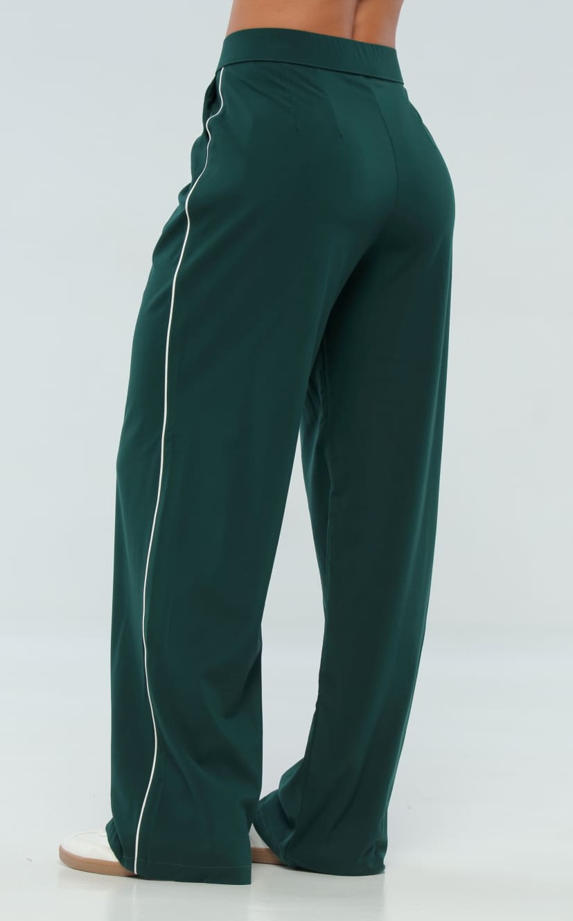 Pantalón Verde Líneas Laterales