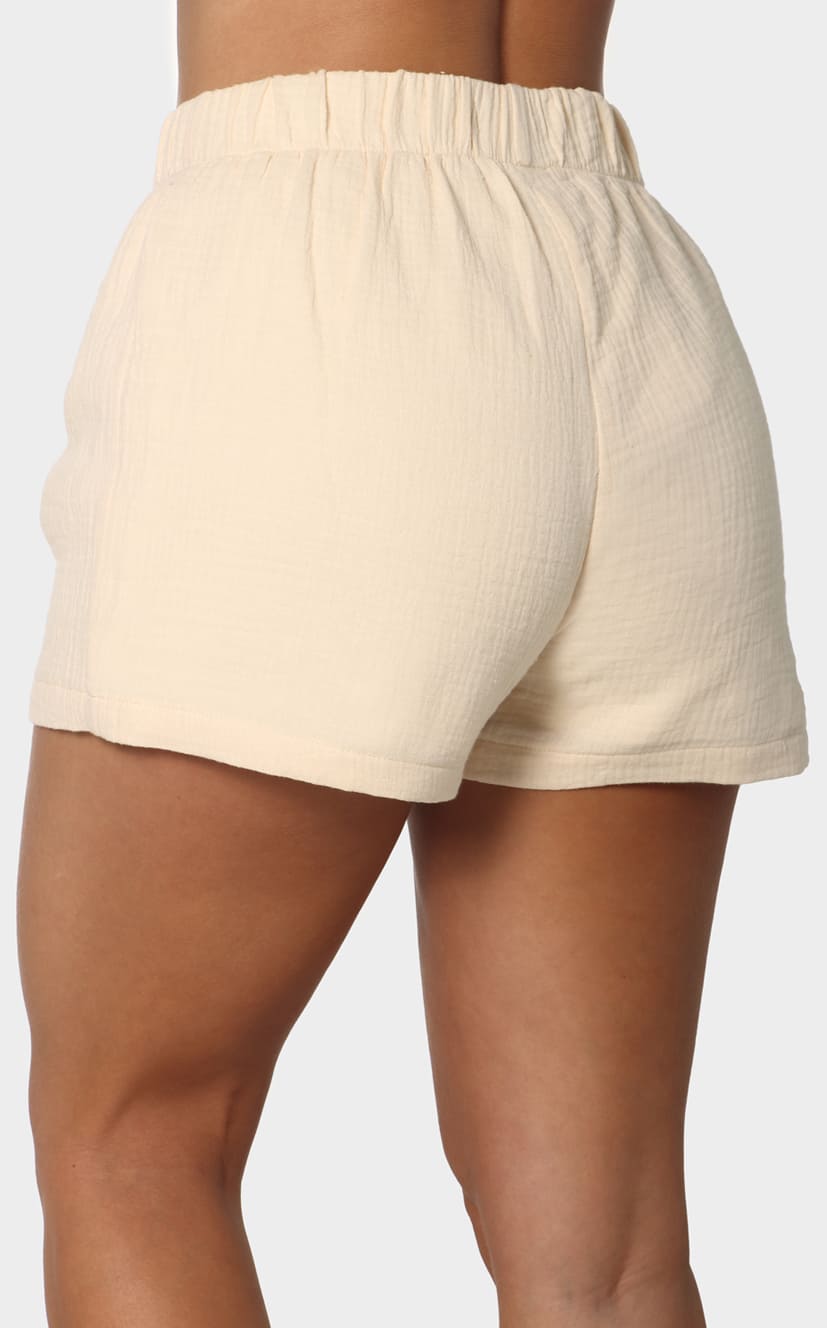 Short Crema Con Elástico