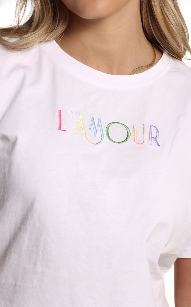 Camiseta Blanca Bordado L´Amour - Navissi Clothing ♡