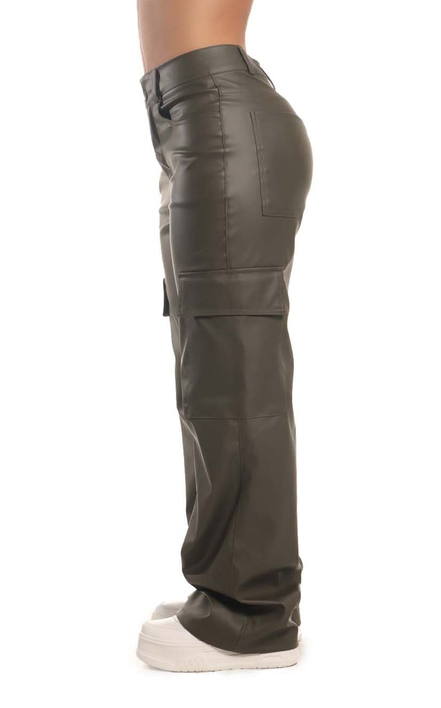 Pantalón Verde Tipo Cuerina - Navissi Clothing ♡
